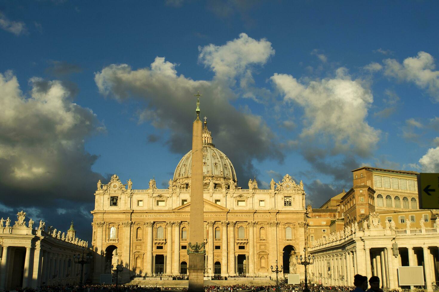 a basílica do st. Peter às alvorecer foto