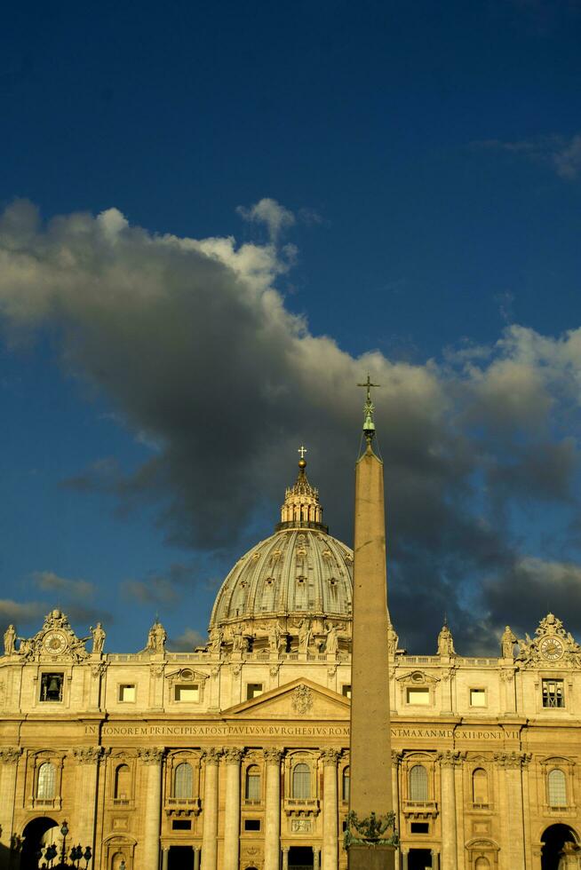 a basílica do st. Peter às alvorecer foto