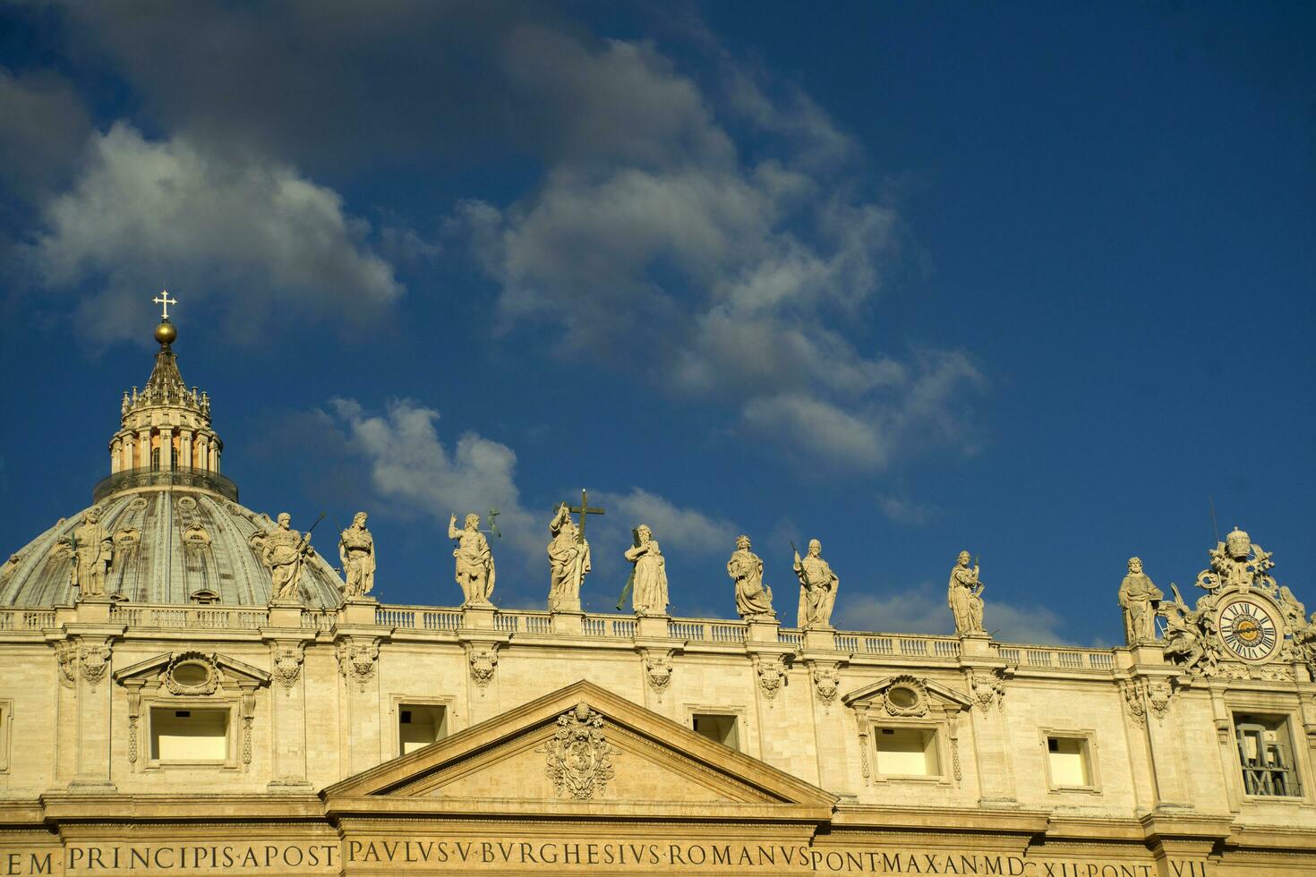 a basílica do st. Peter às alvorecer foto