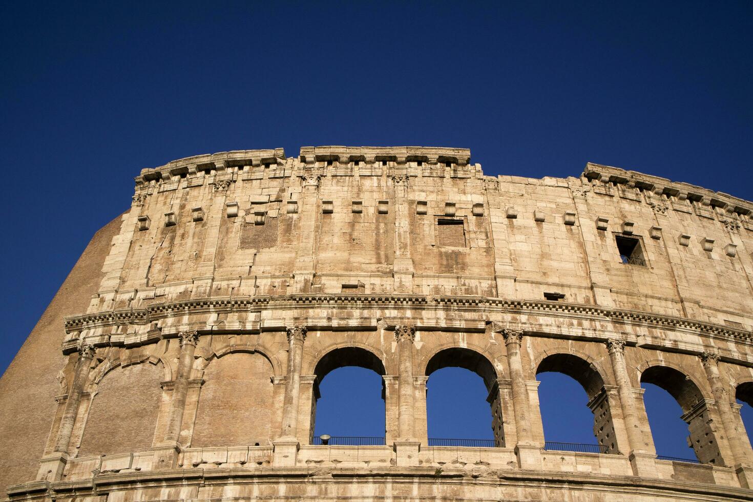 construtivo detalhes do a Coliseu foto
