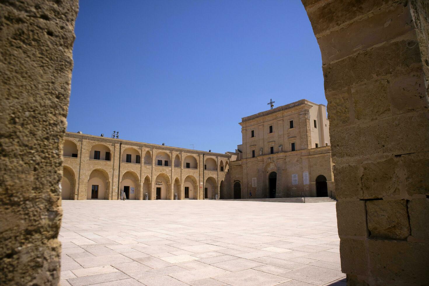 praça di santa maria di leuca foto