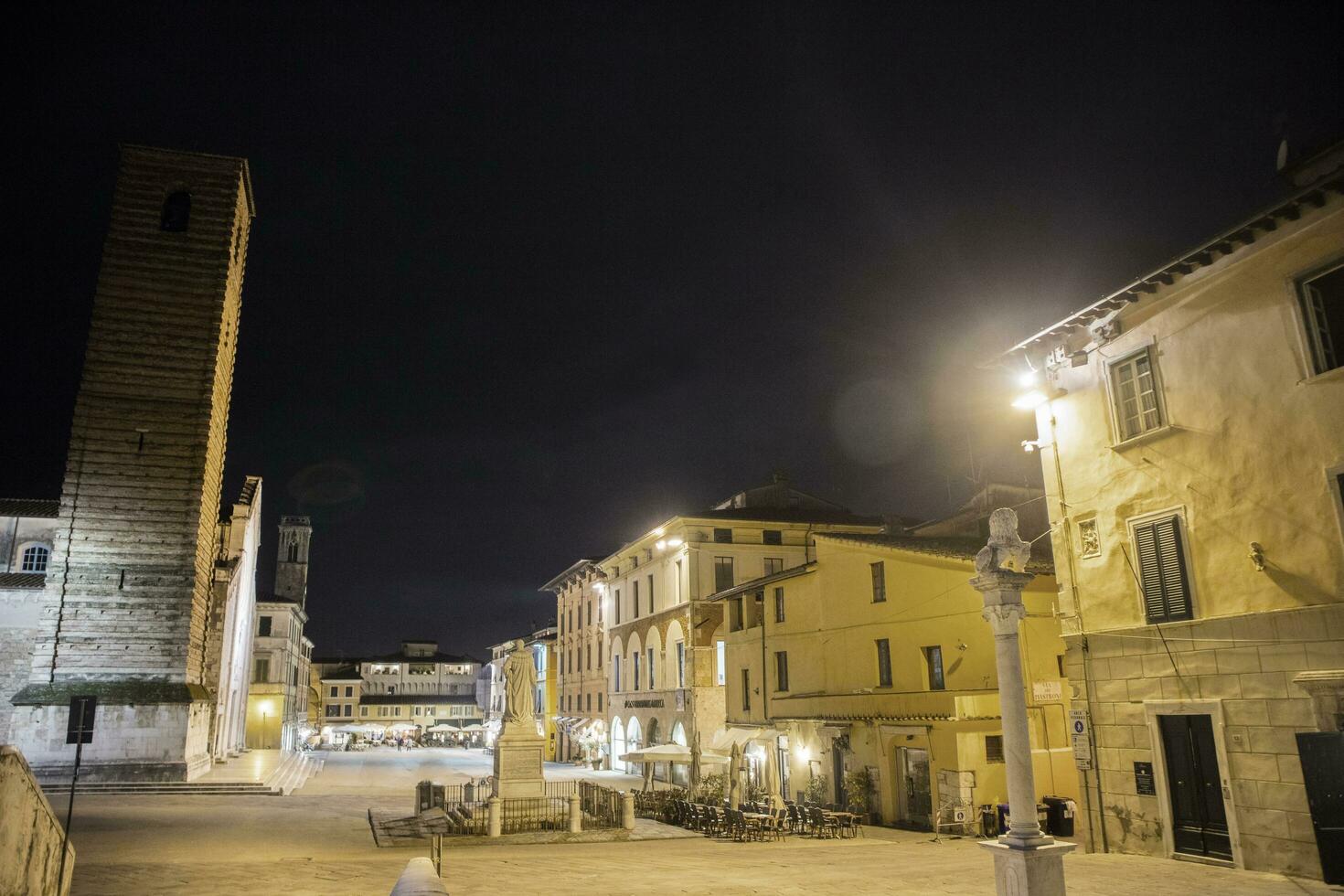 a praça del domo dentro pietrasanta Lu foto