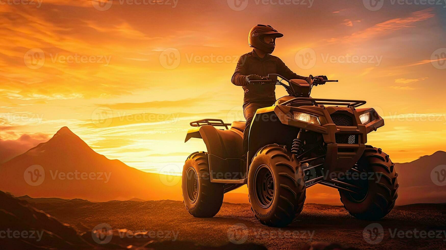 feriado exploração com quad bicicleta silhueta durante pôr do sol foto