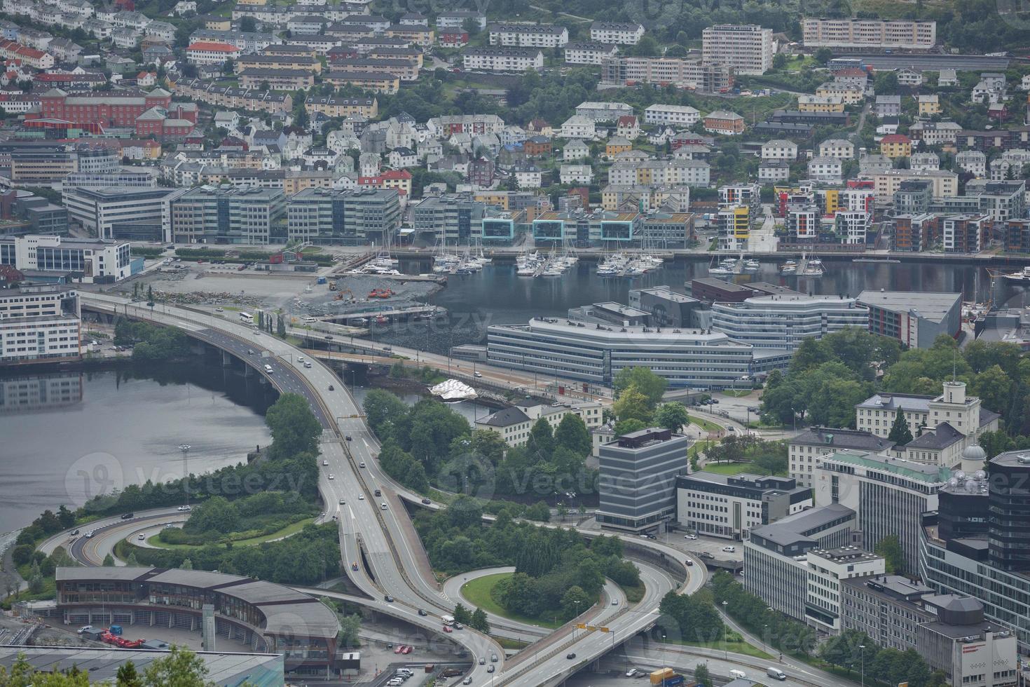 vista da cidade de bergen do monte floyen, noruega foto