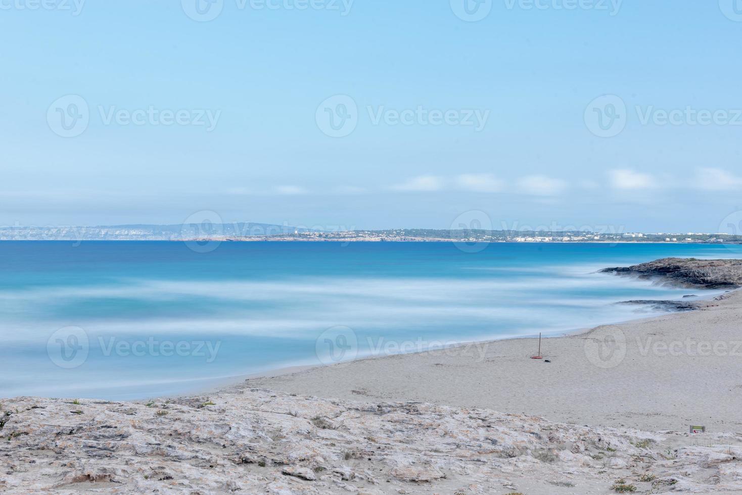 praia de ses illetes em formentera, ilhas baleares na espanha. foto