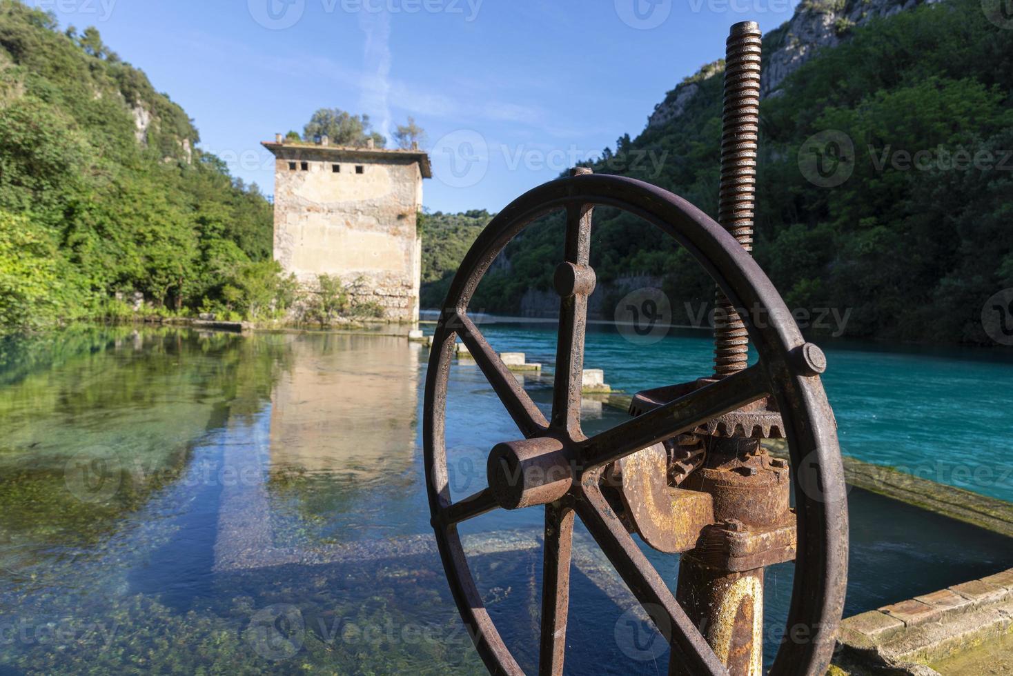 Narni Stifone lugar paradisíaco com água azul foto