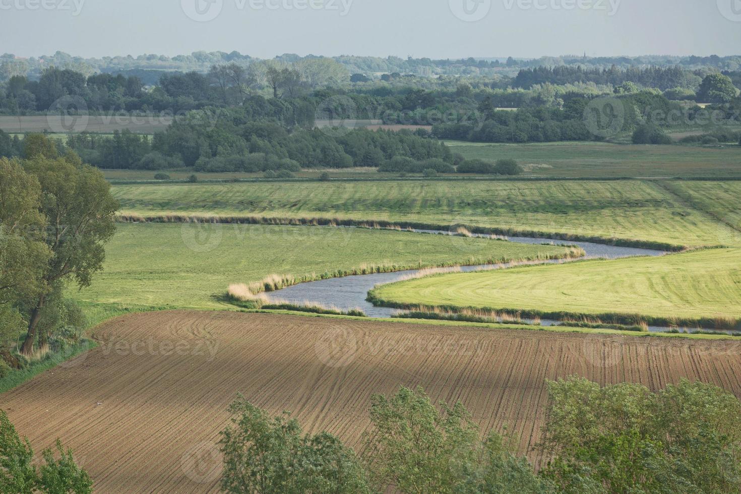 belas paisagens e raios de sol perto de Kiel, Schleswig Holstein, Alemanha foto