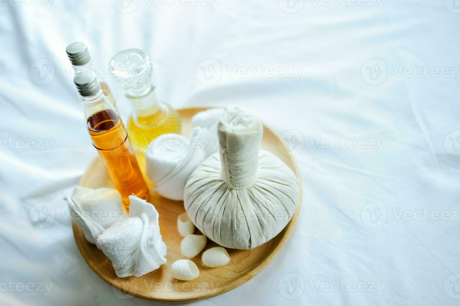 spa, corpo massagem pele, corpo tratamento, relaxamento, mente cura, tranquilidade massagem com perfumado óleo, tailandês massagem, saúde massagem foto