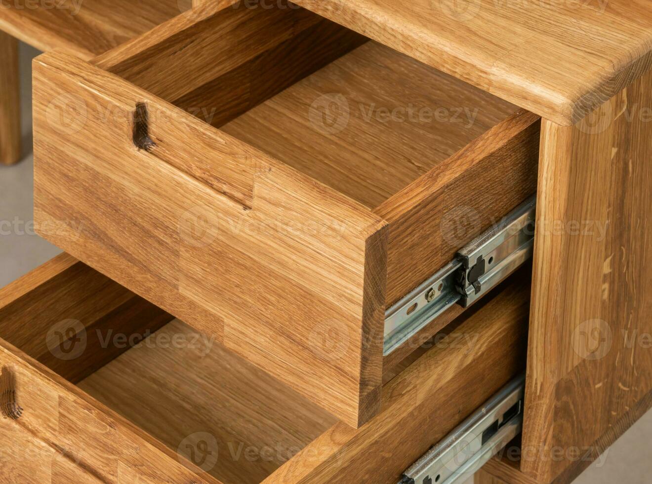 aberto gavetas fechar Visão foto, de madeira eco mobília elementos fundo. sólido madeira mobília detalhes foto