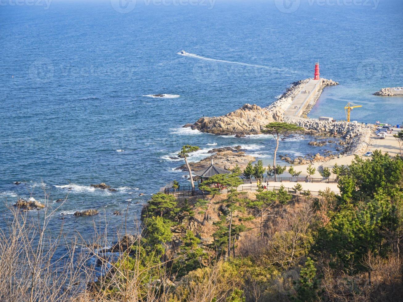 bela vista do templo de naksansa, coreia do sul foto