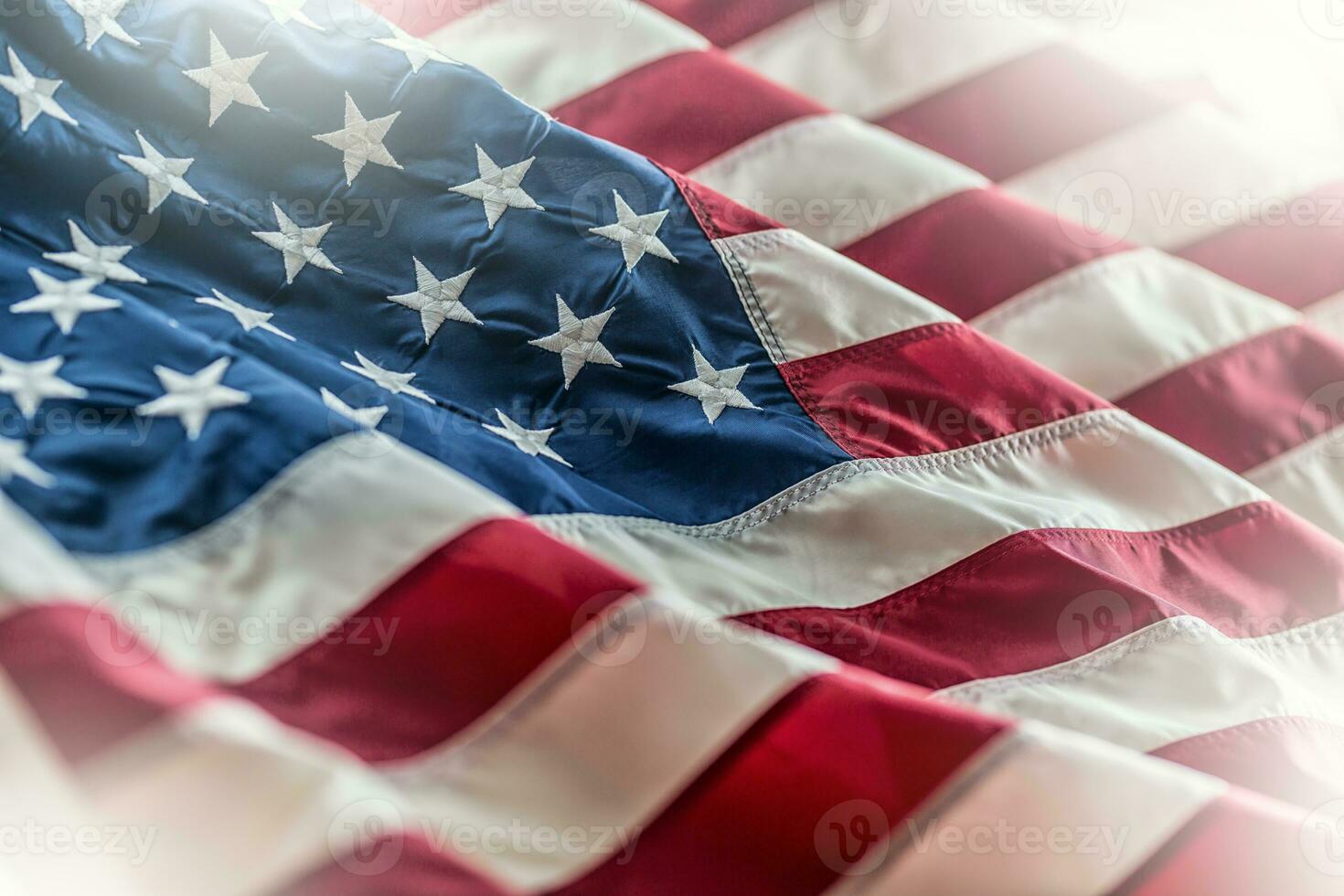 EUA bandeira. americano bandeira. americano bandeira sopro dentro a vento foto