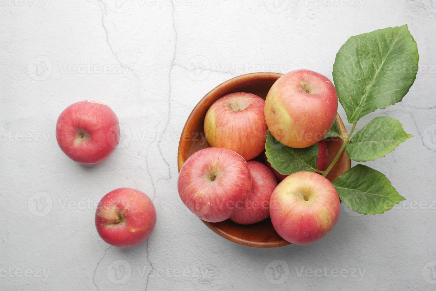vista superior de maçãs frescas foto
