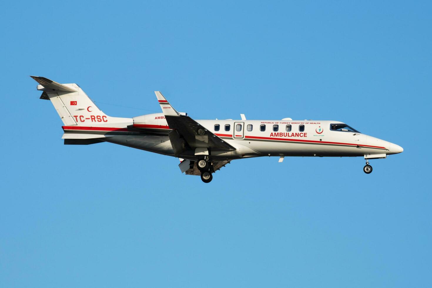 turco ministério do saúde learjet 45 o negócio médico jato avião chegada e aterrissagem às Istambul Ataturk aeroporto foto