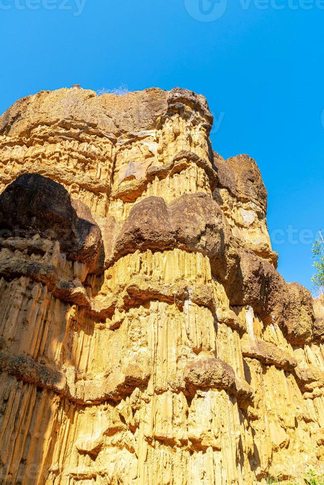 pha chor ou o grand canyon chiangmai no parque nacional de mae wang, chiang mai, tailândia foto