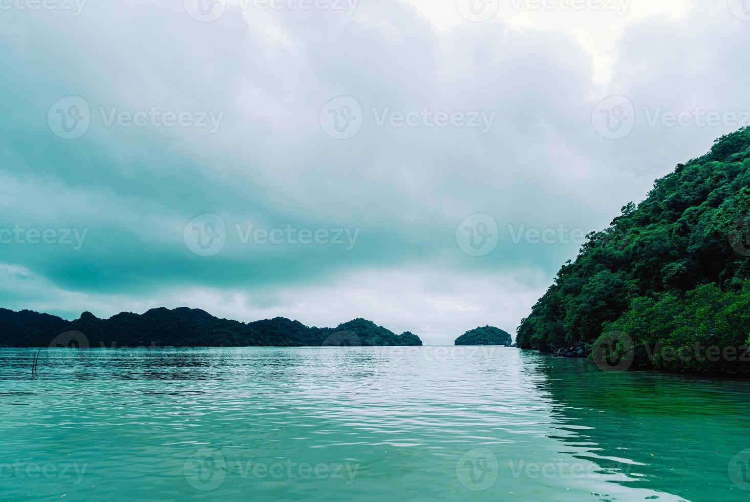 Baía de Talet em Khanom, Nakhon Sri Thammarat, Tailândia foto