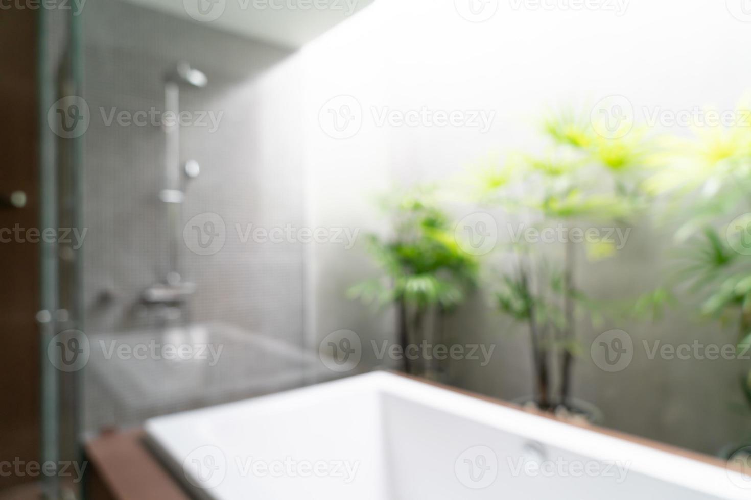 borrão abstrato lindo interior de banheiro de hotel de luxo foto