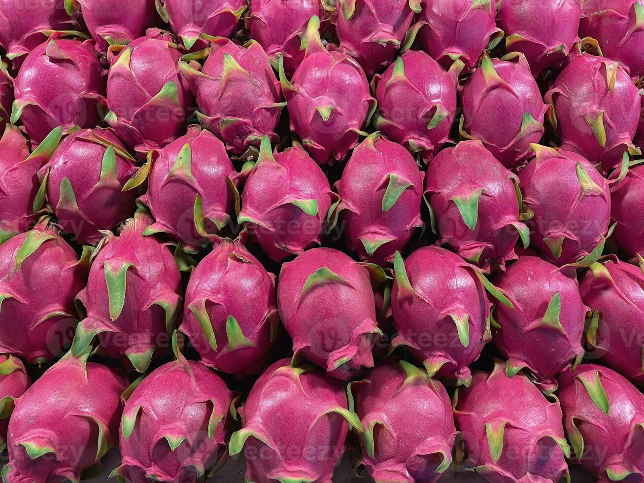 Dragão fruta dentro fruta mercados, departamento lojas, atacado mercados. foto