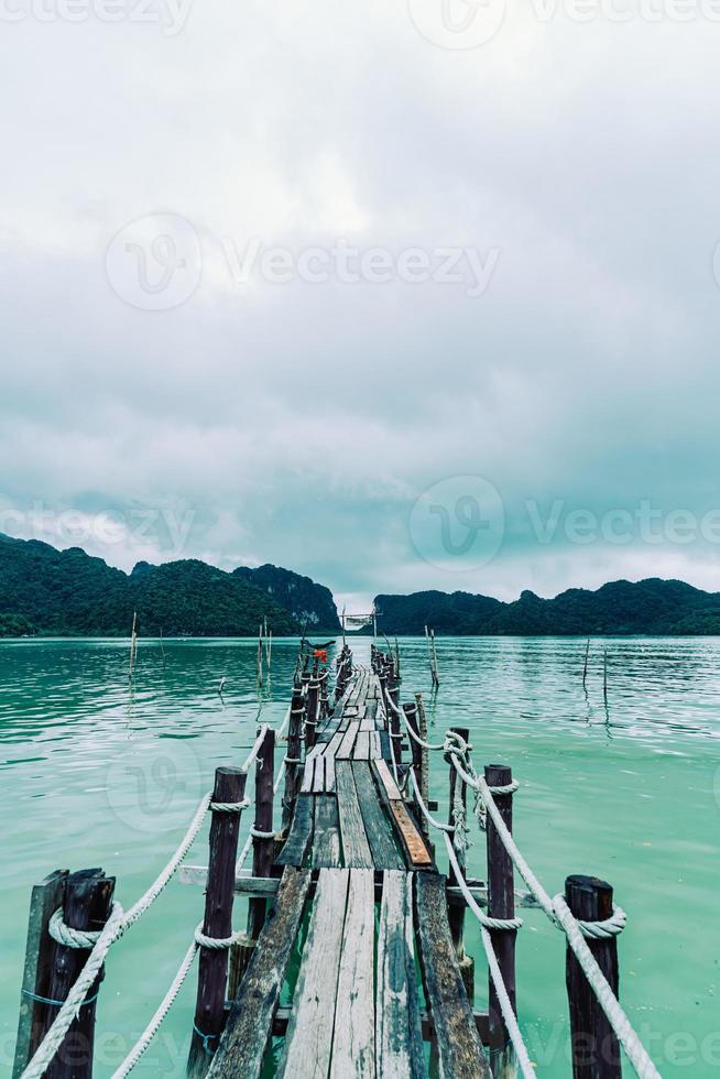 Baía de Talet em Khanom, Nakhon Sri Thammarat, Tailândia foto