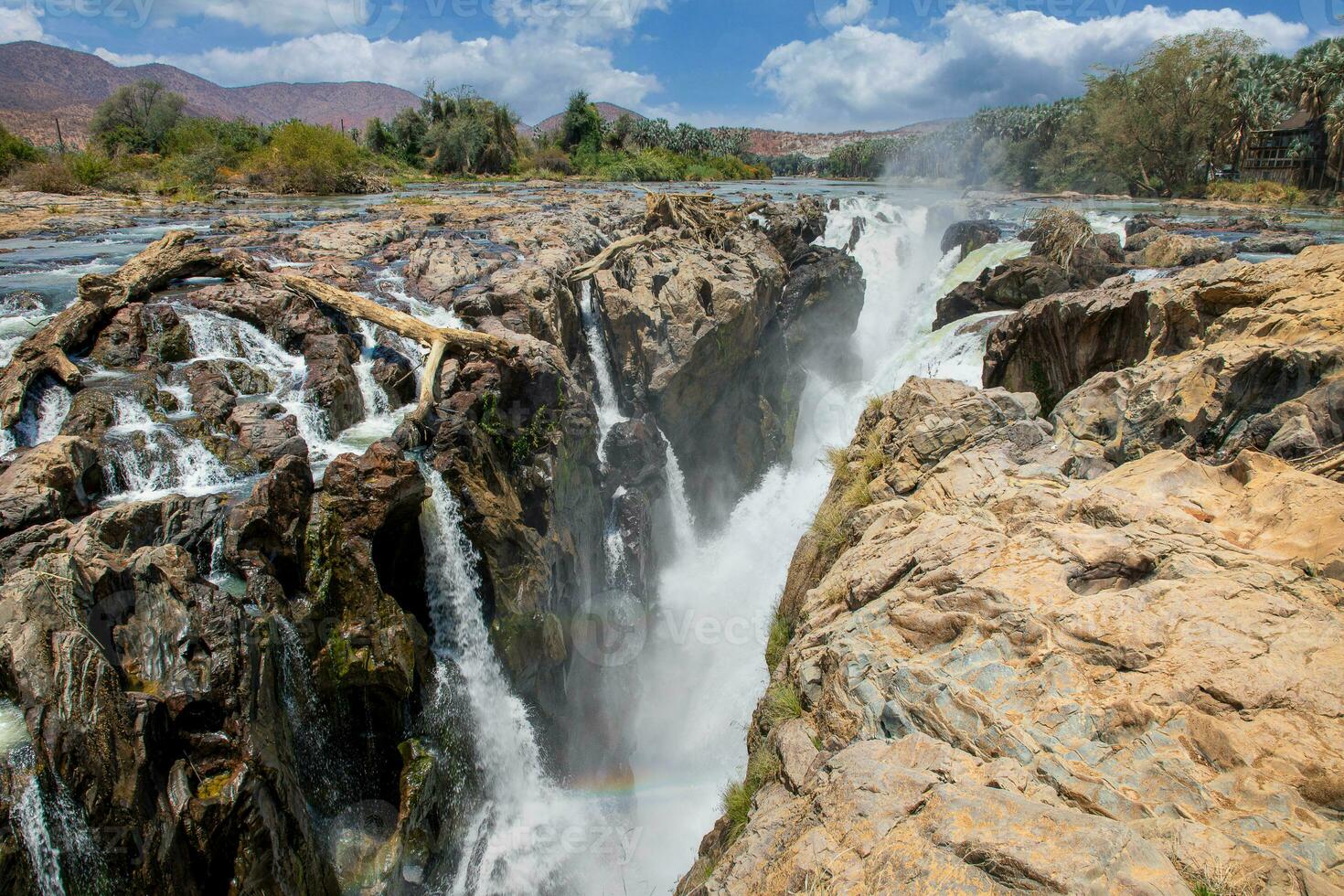 epupa cai em a kuene rio, Namíbia foto