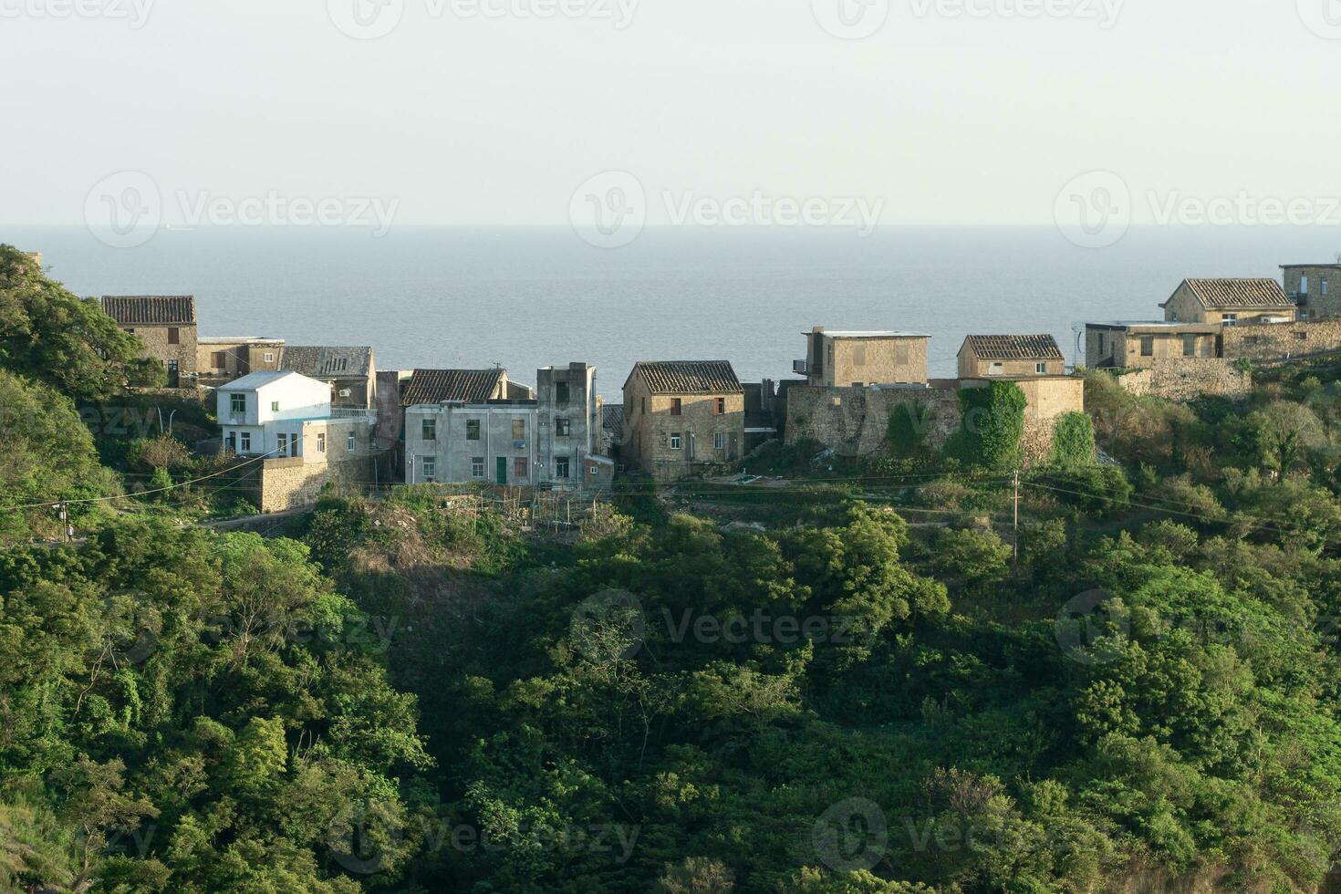 Vila casas dentro a face do mar, foto dentro Taizhou, Zhejiang.