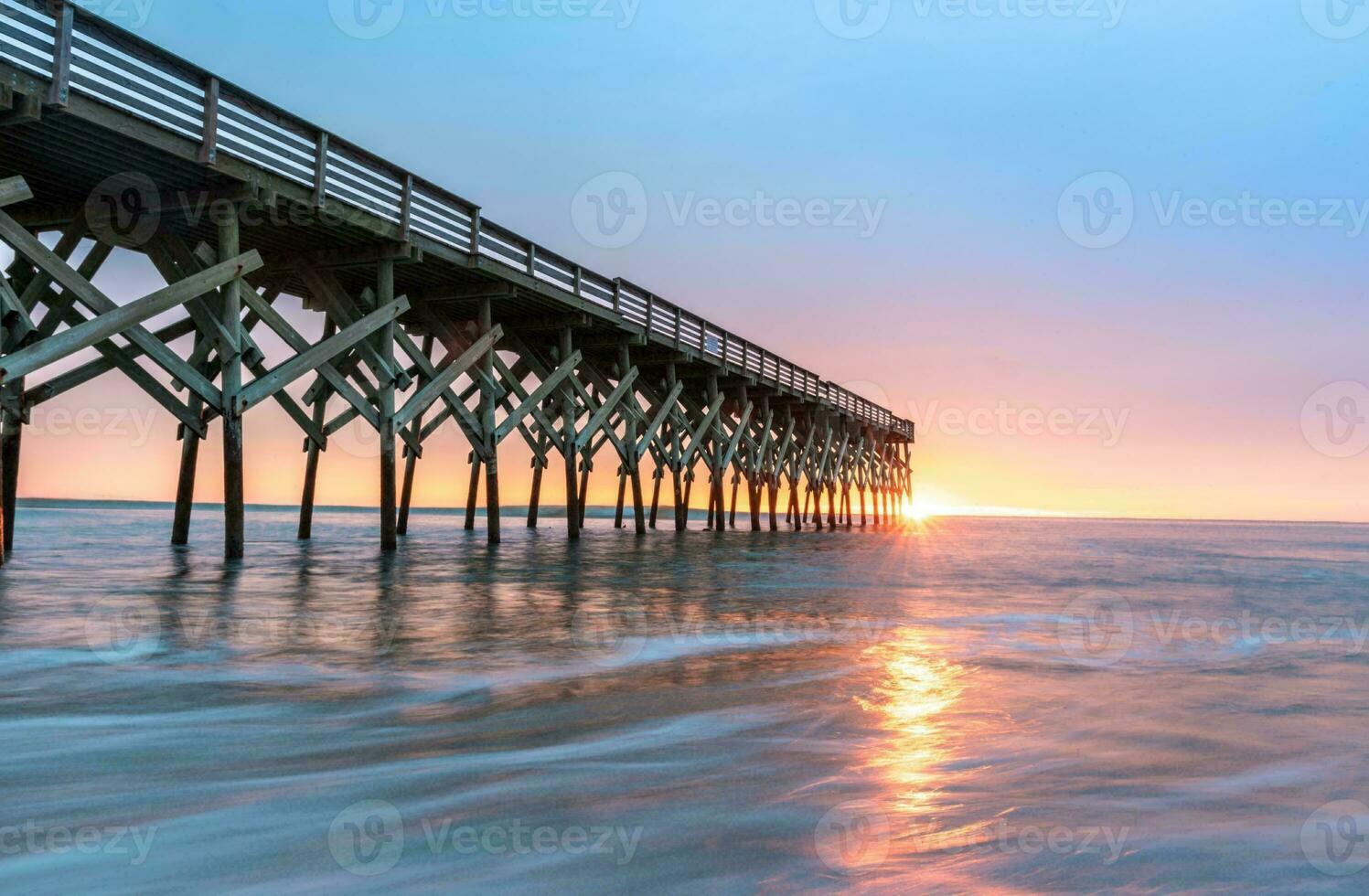 tropical mar pôr do sol árvore céu Visão fundo foto