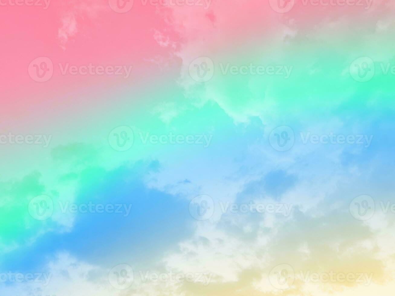 beleza doce pastel suave verde e azul com fofo nuvens em céu. multi cor arco Iris imagem. abstrato fantasia crescendo luz foto
