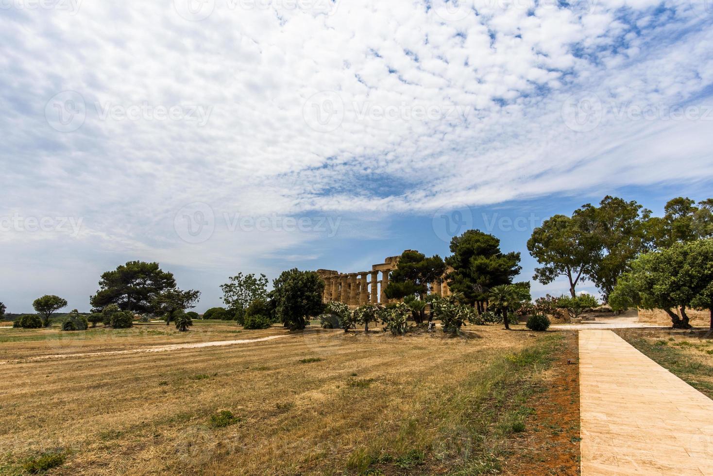 ruínas em selinunte na sicília, itália foto