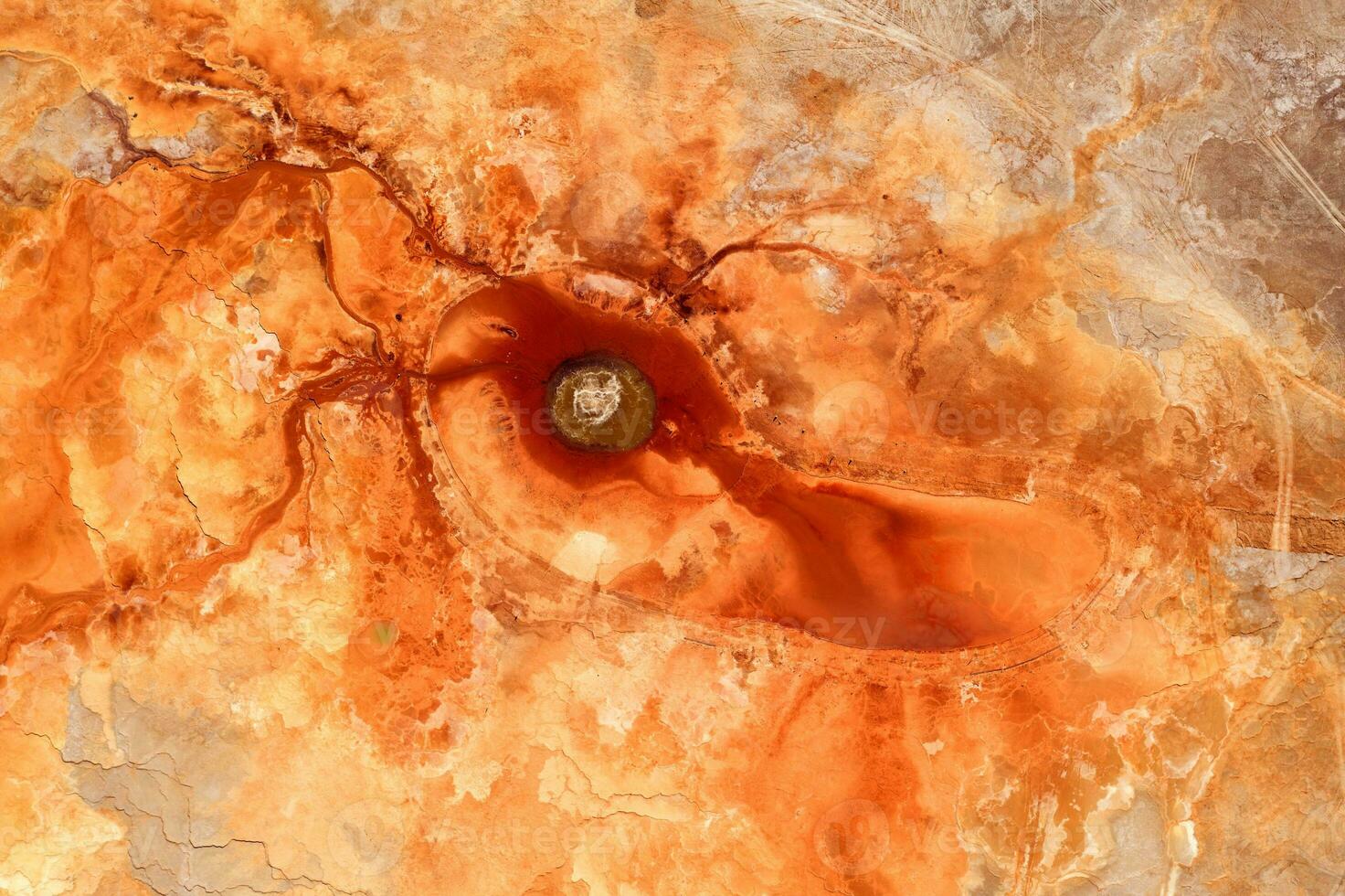 textura do a terra com sangue cor, subterrâneo água. foto