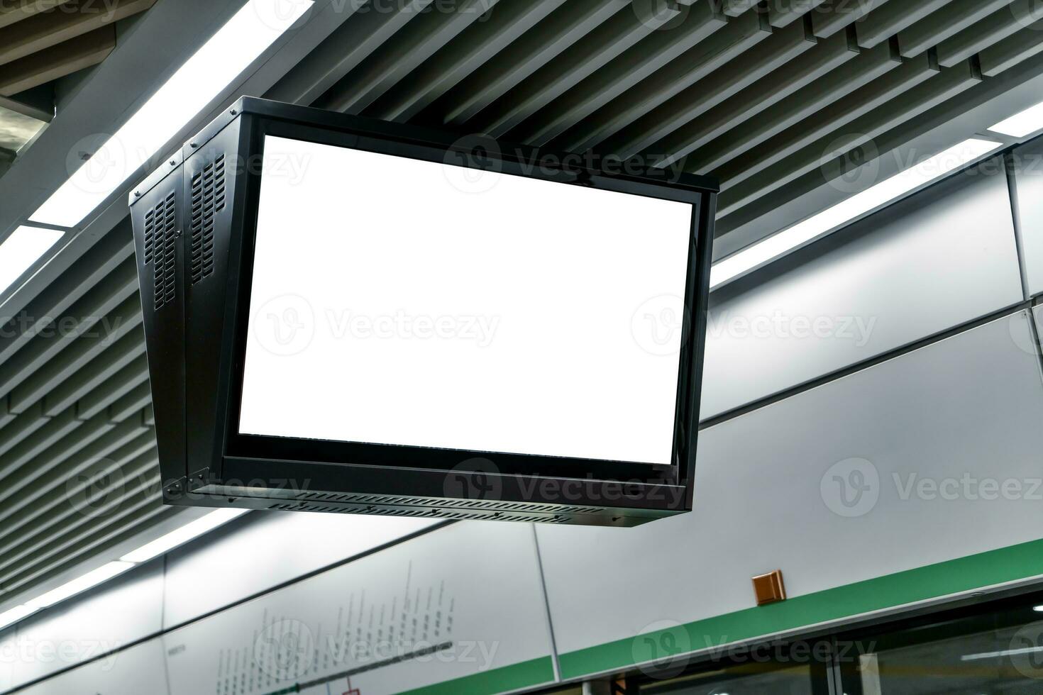 a em branco Painel publicitário dentro a subterrâneo, poster modelo. foto