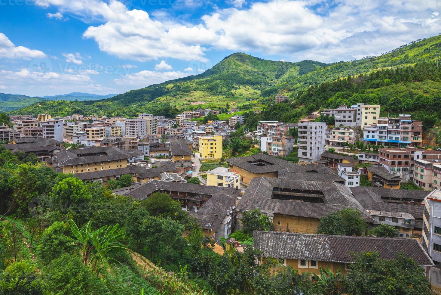 vista aérea do pentágono tulou em fujian, china foto