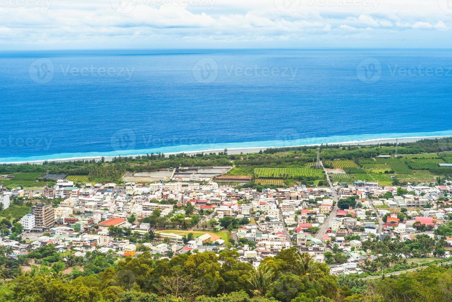 vista aérea de taimali, município de taitung, taiwan foto