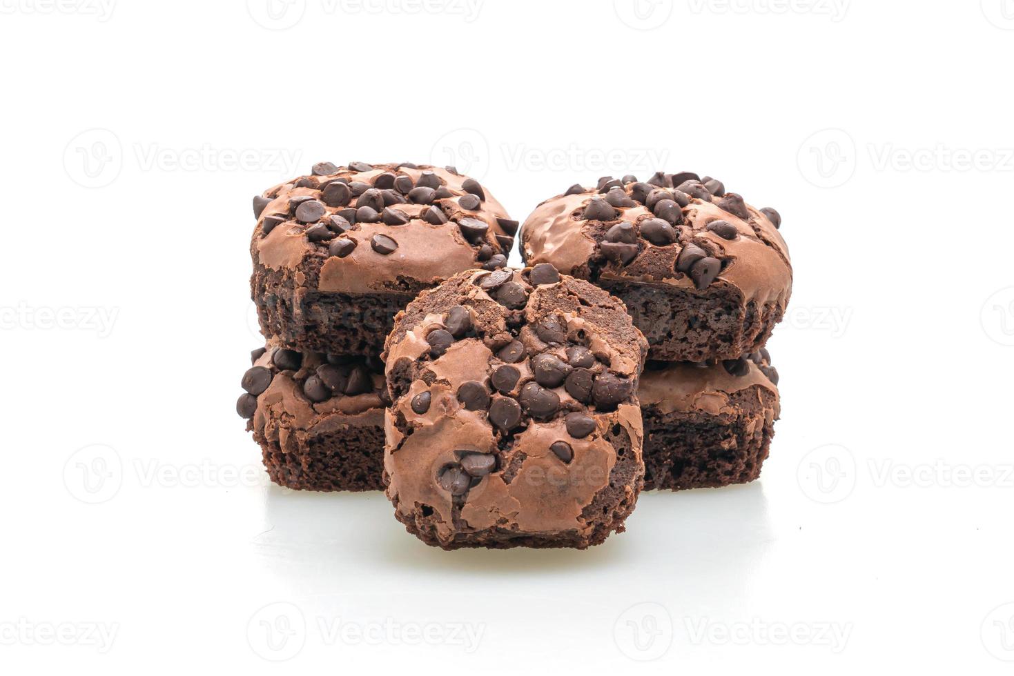 brownies de chocolate amargo com gotas de chocolate por cima foto