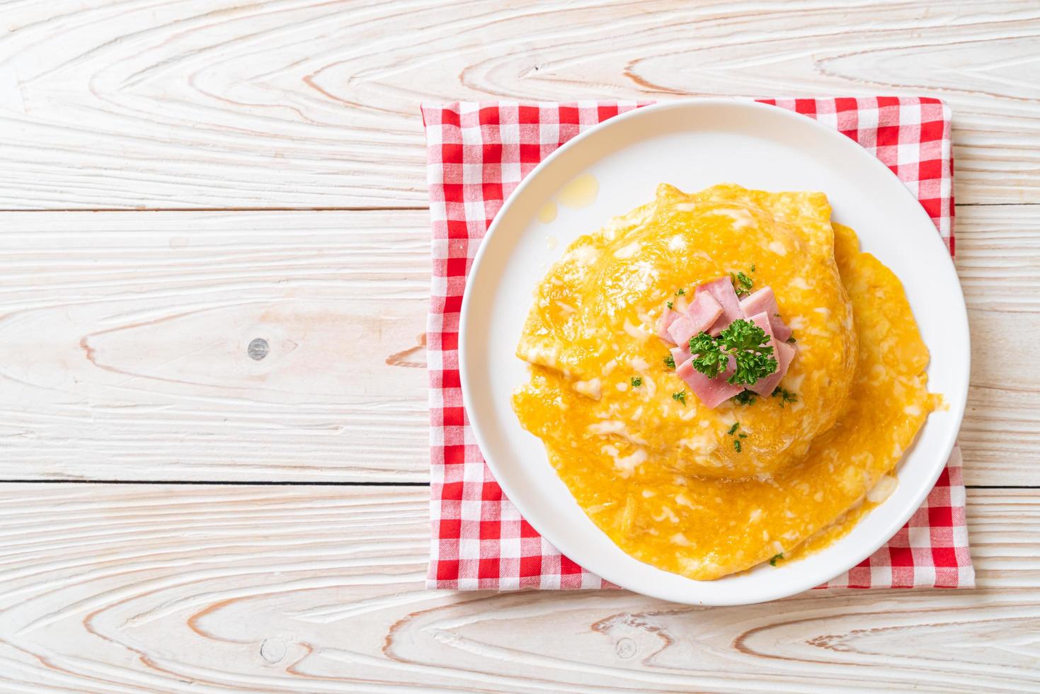 omelete cremosa com presunto com arroz foto