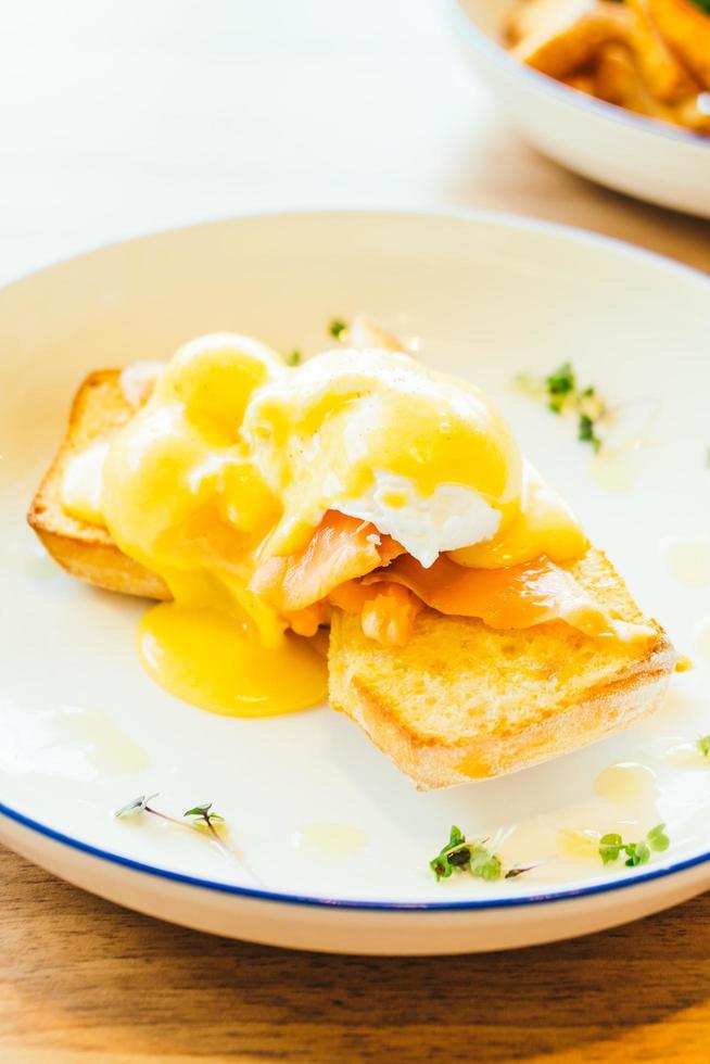 ovos benedict com salmão foto