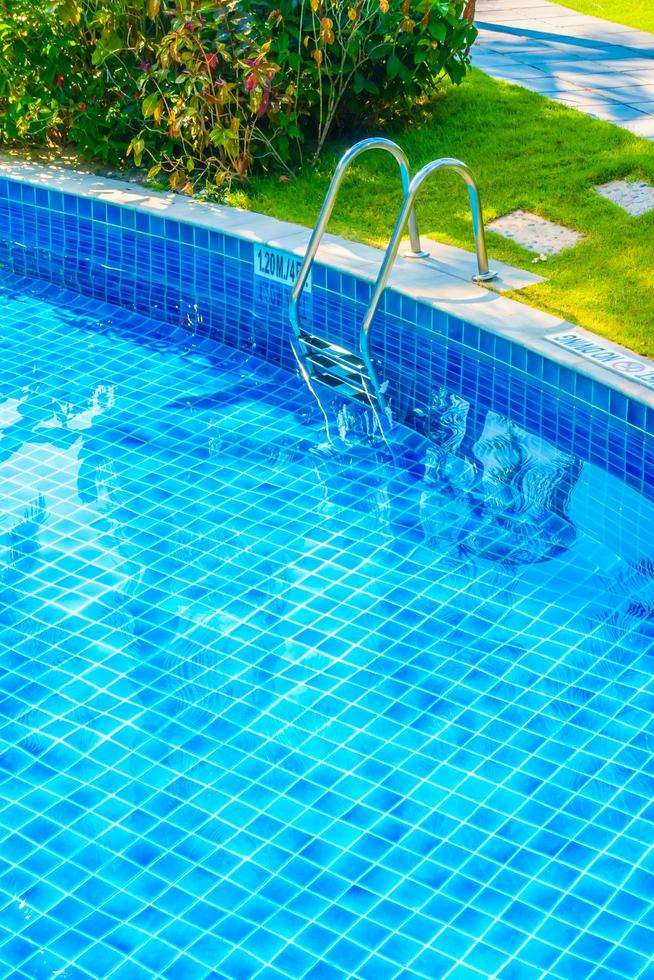piscina externa foto
