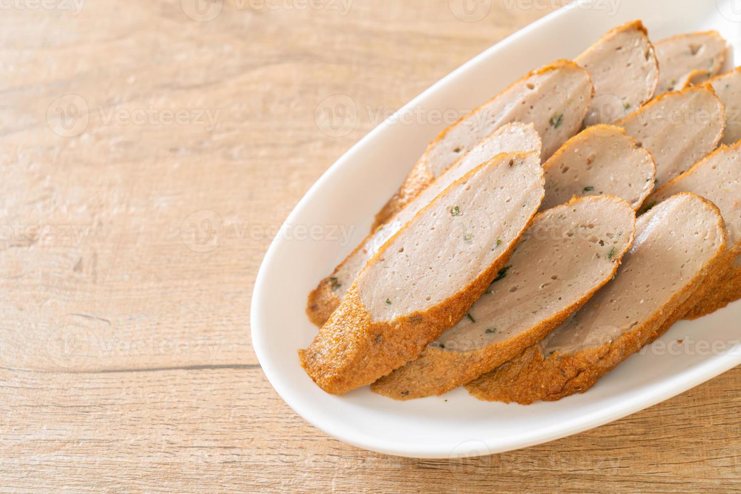 Bolo De Peixe Chinês Frito Ou Linha De Bola De Peixe Fatiado foto