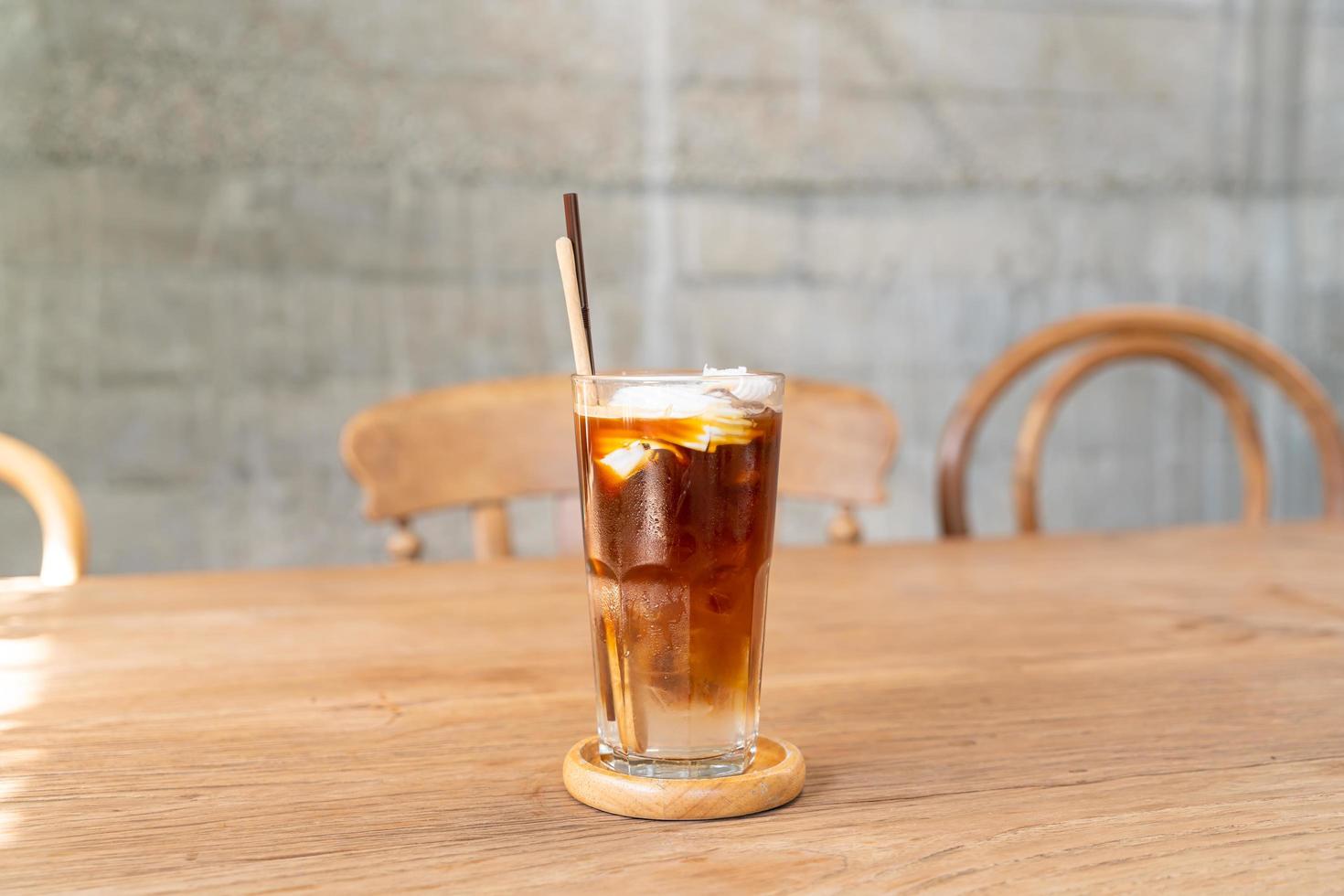 café expresso com suco de coco em cafeteria foto