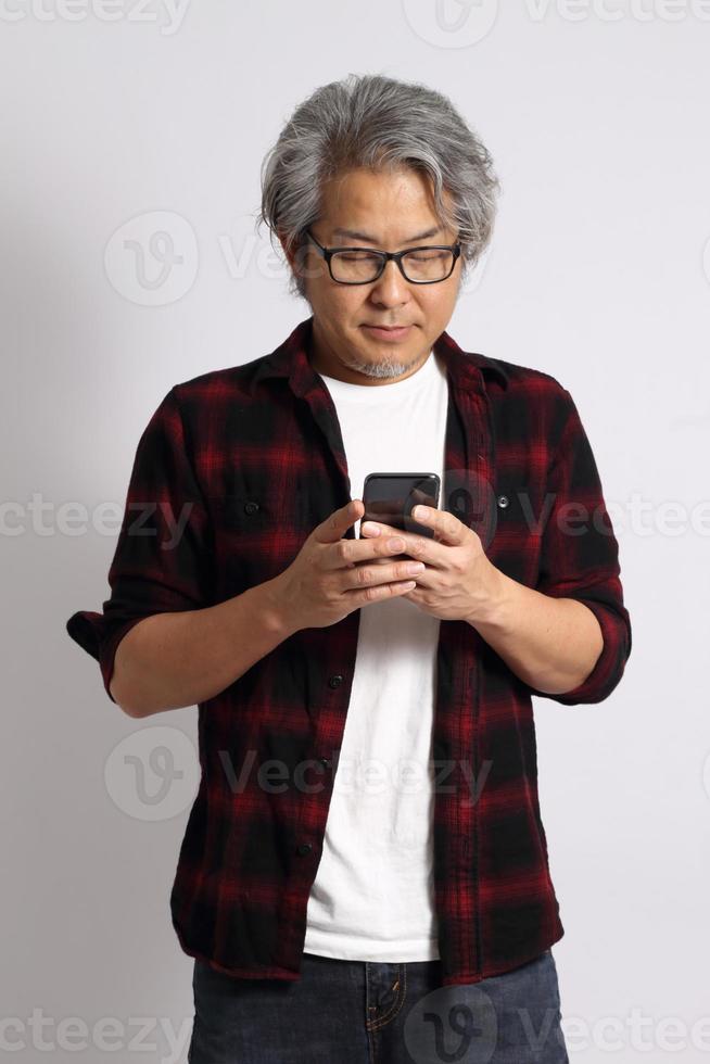 homem asiático isolado foto