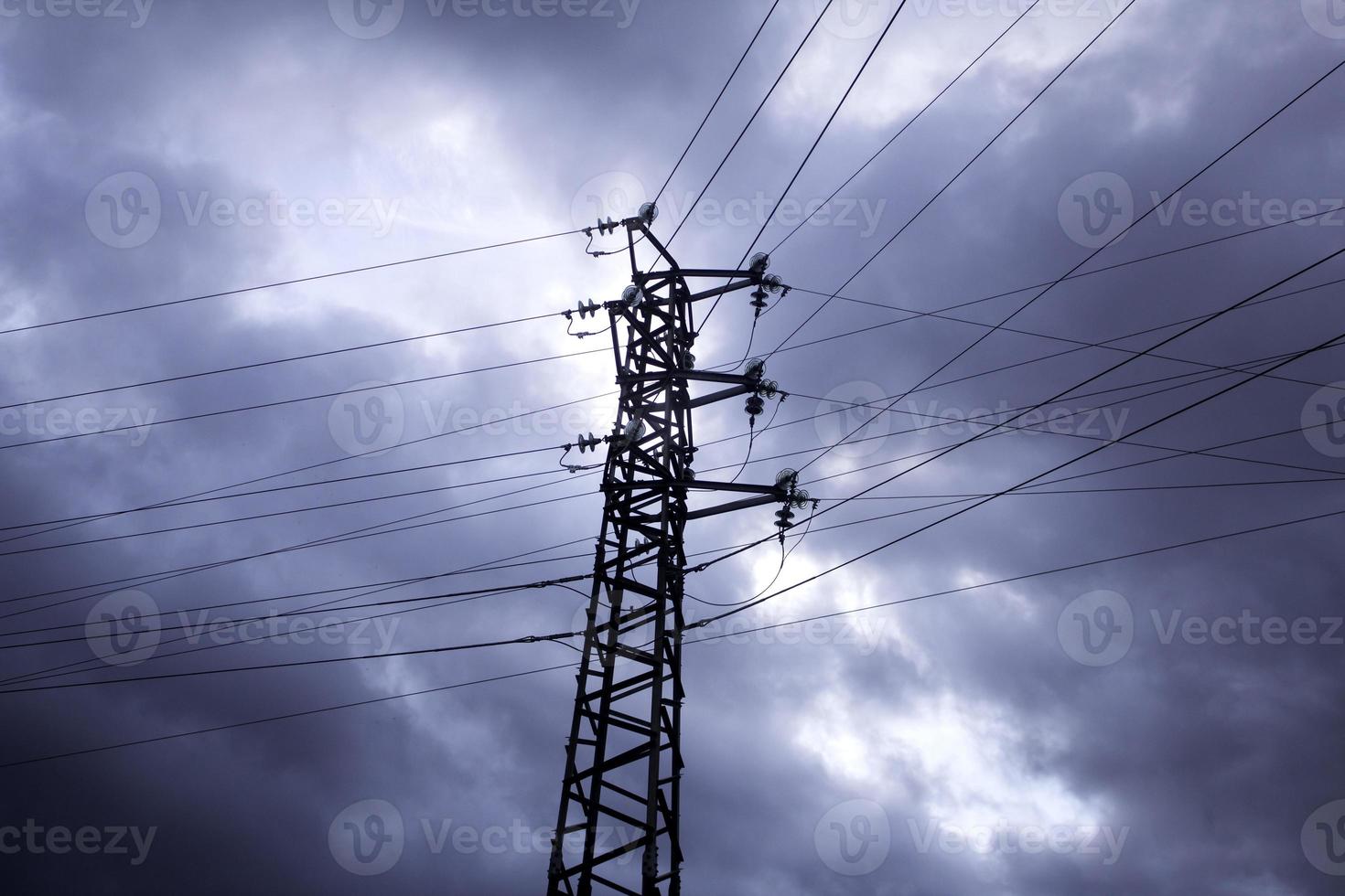 céu torres elétricas foto