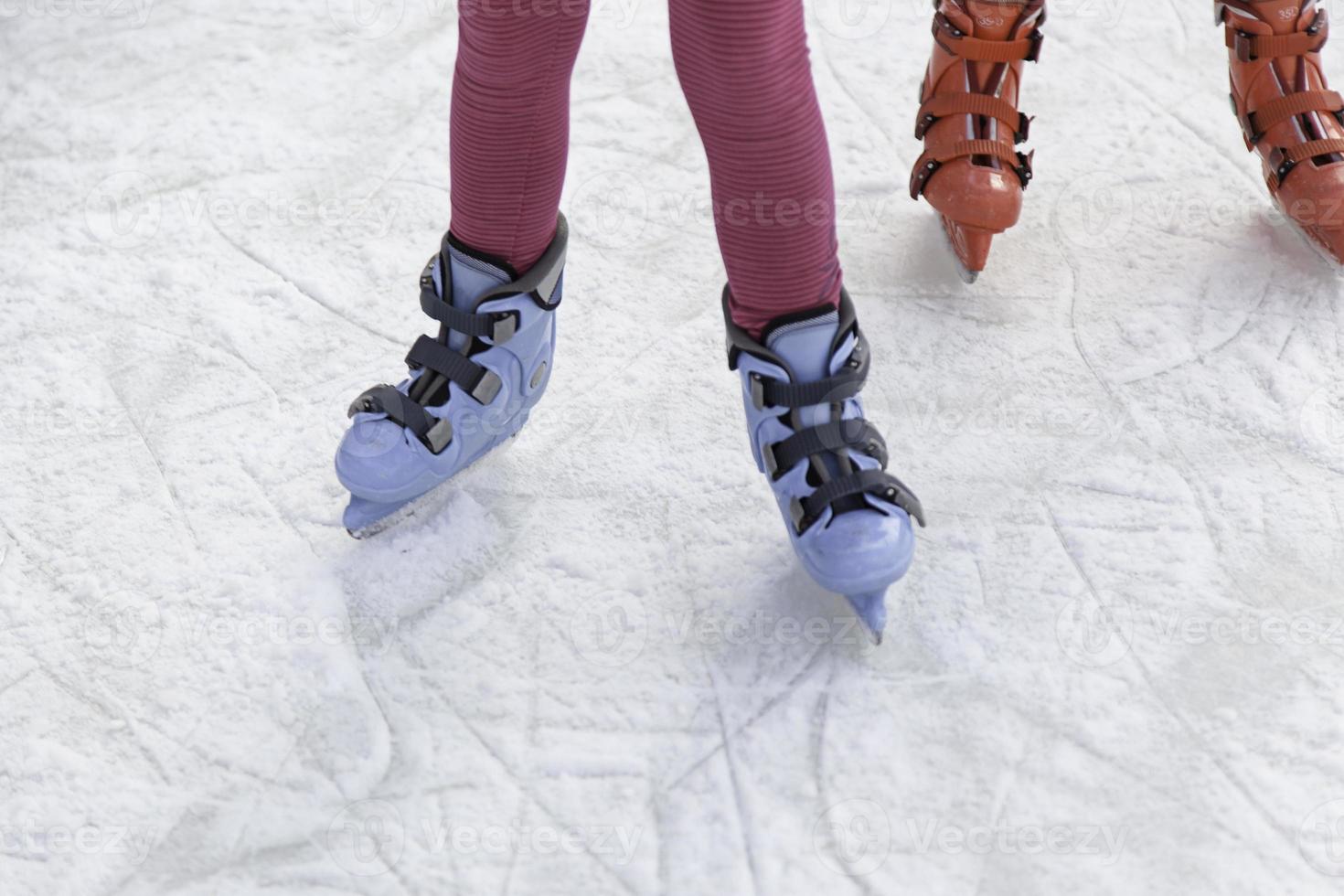 meninas patinação em pista foto