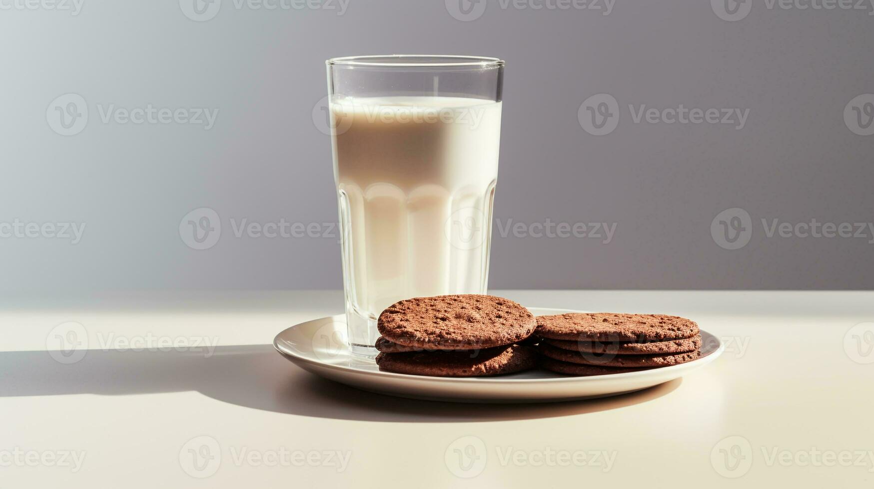 foto do uma vidro do leite com chocolate biscoitos em uma minimalista mesa