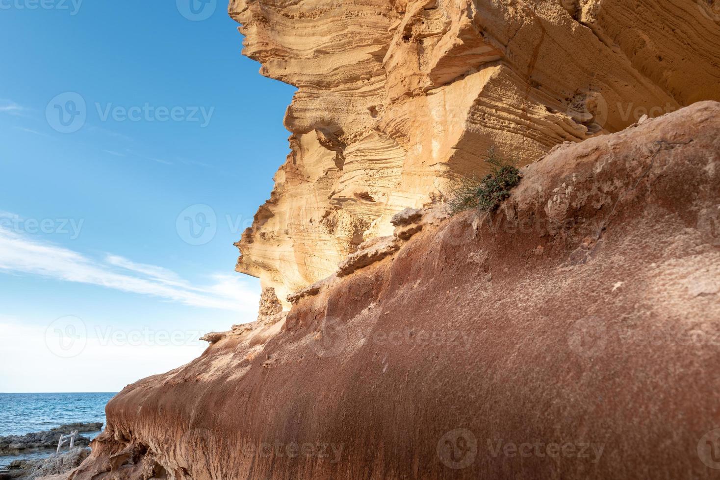 bela cala d en baster na ilha de formentera nas ilhas baleares na espanha foto