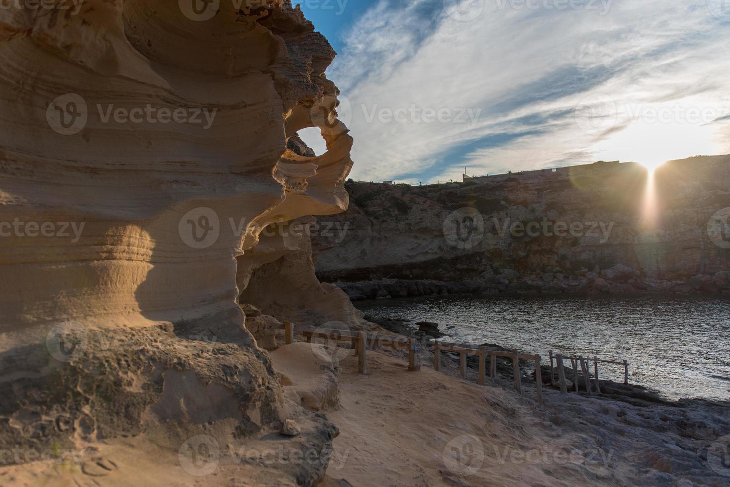 bela cala d en baster na ilha de formentera nas ilhas baleares na espanha foto