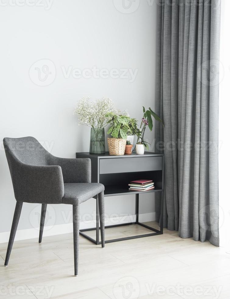 diferentes plantas de casa sobre a mesa foto