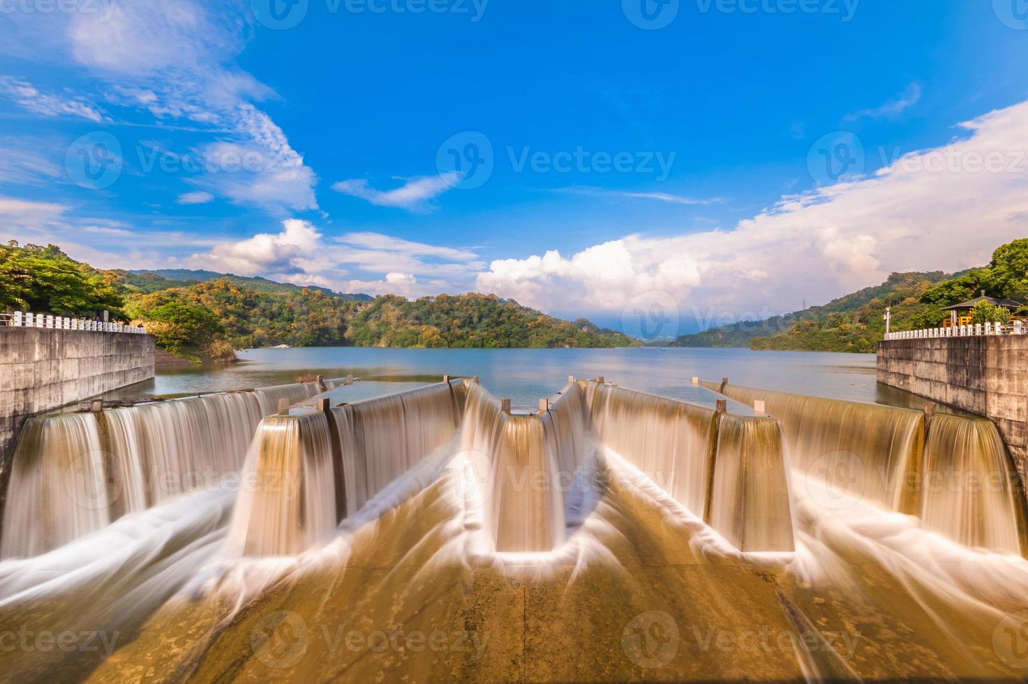 cenário da barragem de cheque em miaoli, taiwan foto