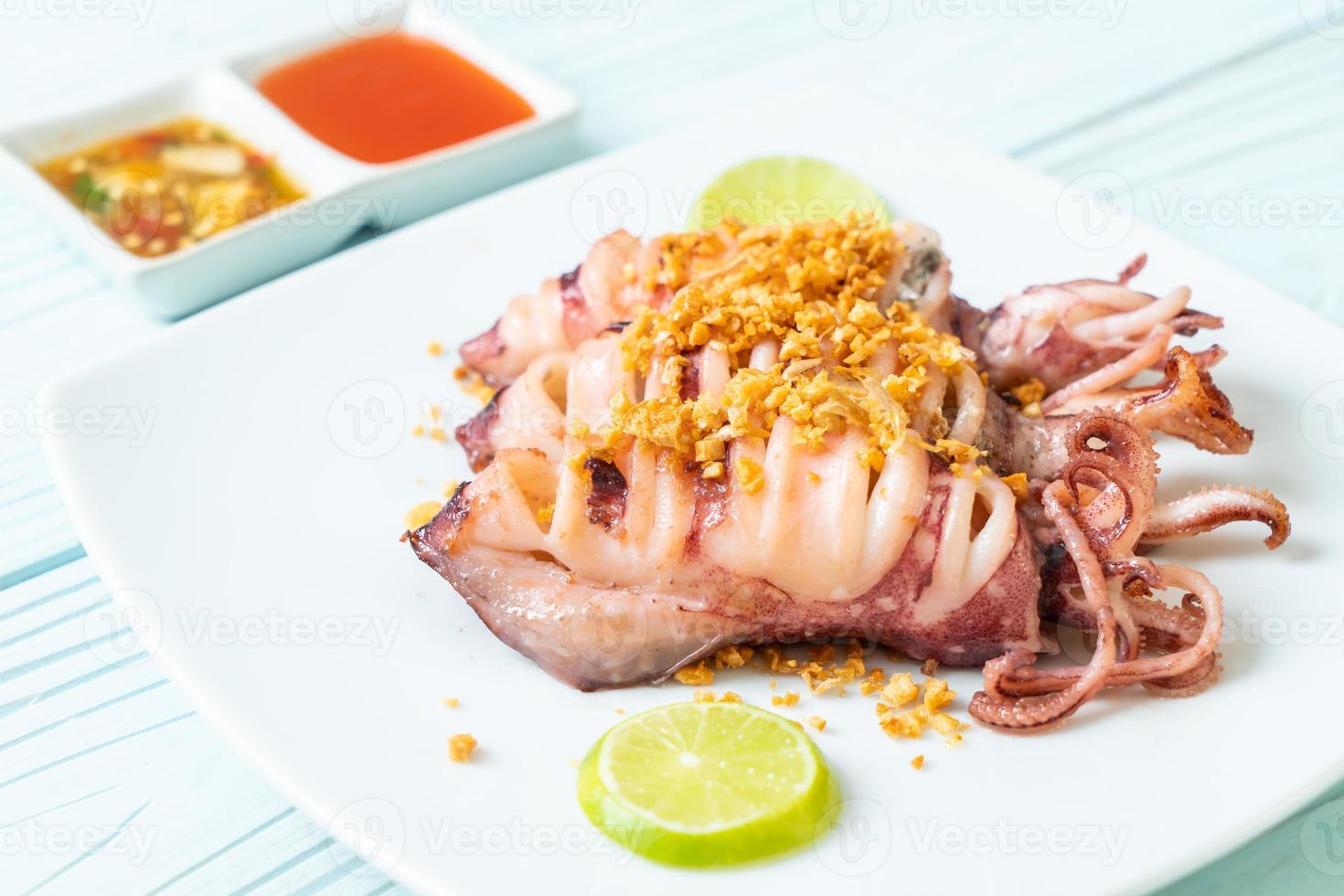 lula frita com alho - estilo frutos do mar foto
