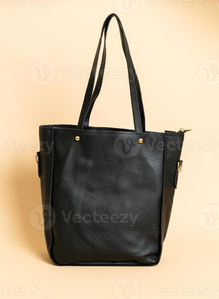 bolsa fashion de couro preto - estilo fashion foto