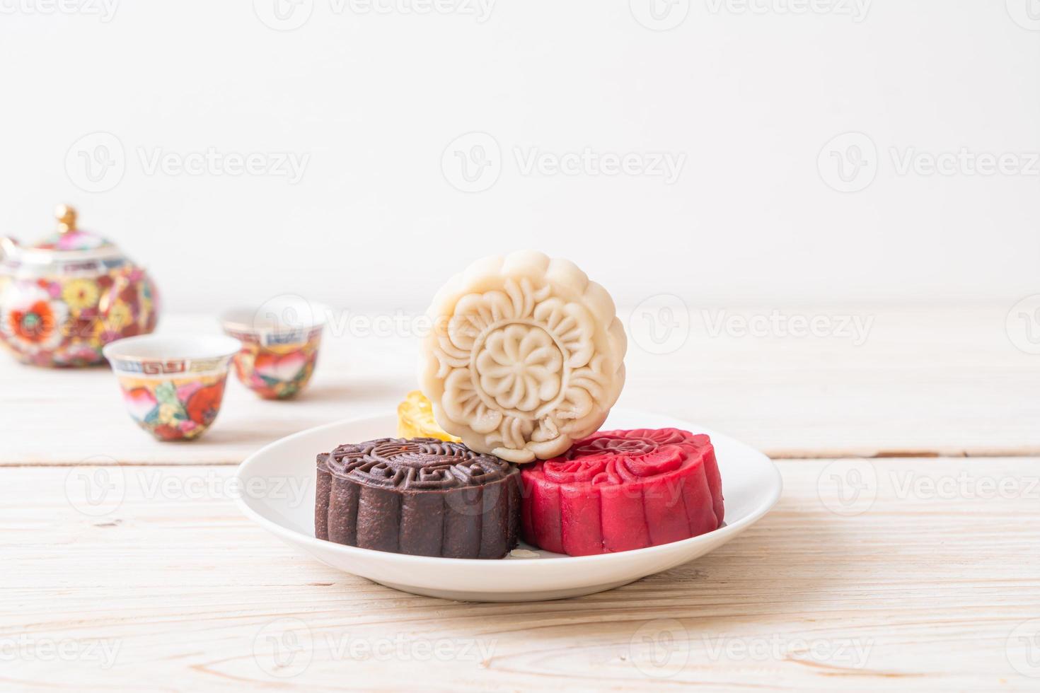 Bolo da Lua Chinesa com Macadâmia e Sabor de Chocolate Branco para Festival do Meio do Outono foto