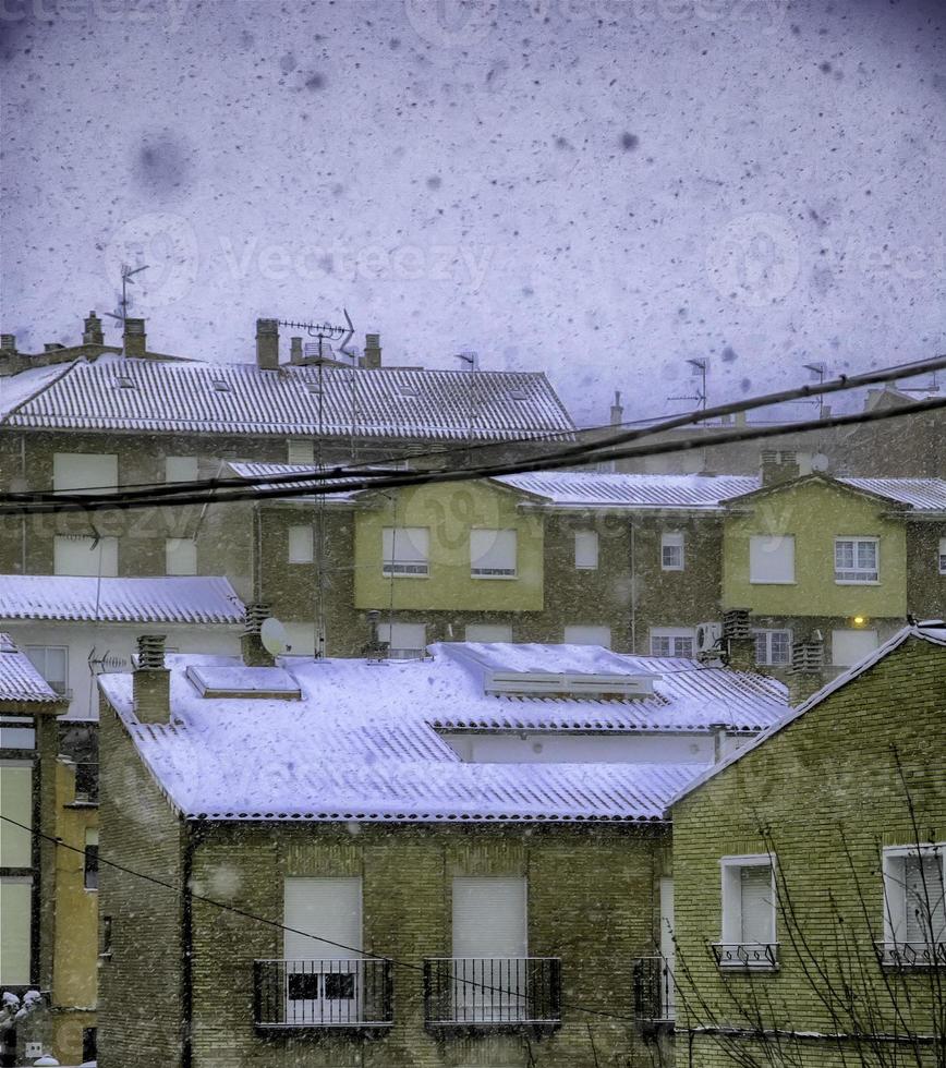 nevando na rua foto