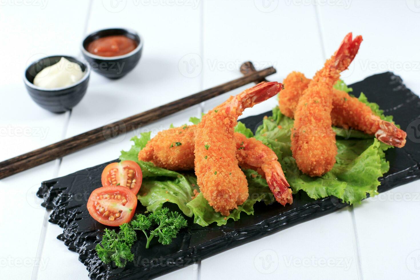 profundo frito tempura camarão, camarão com panado revestido farinha. foto